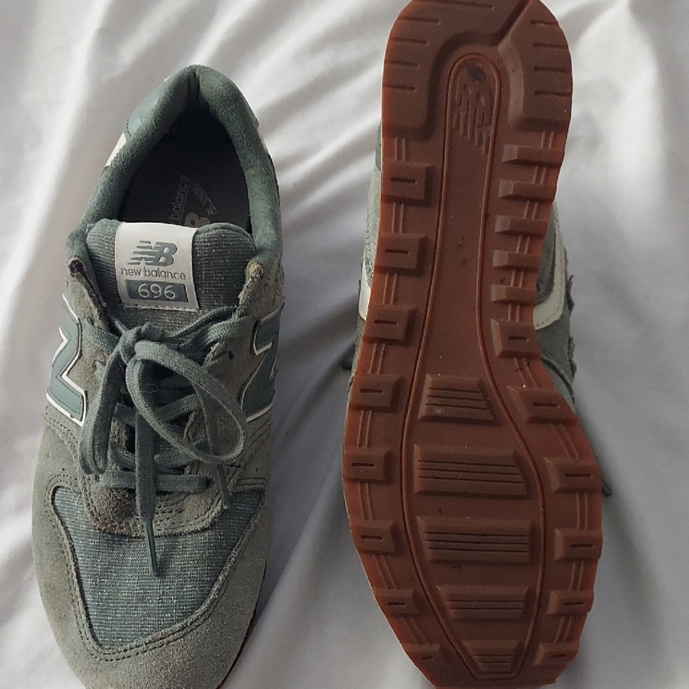 New Balance Men's Green and Brown Sneakers